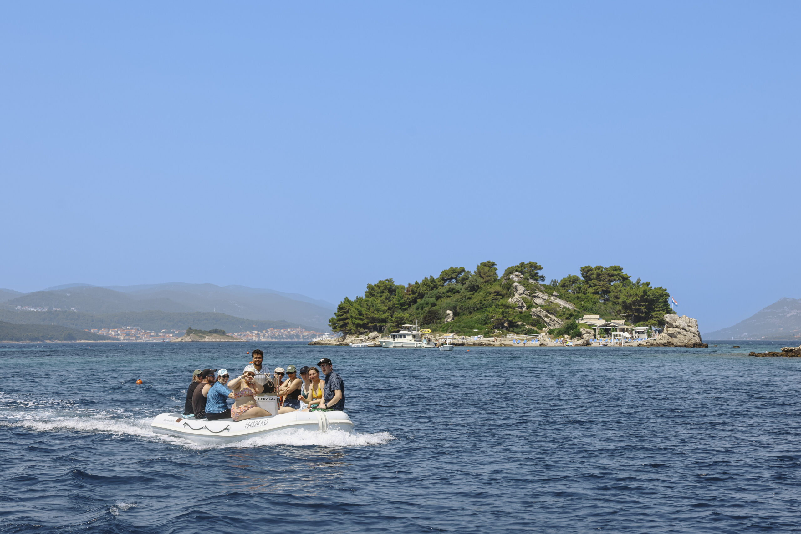 Boat & snorkeling tour